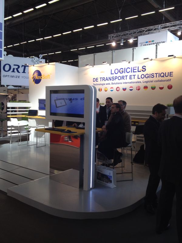 Premiers visiteurs sur le stand ce matin