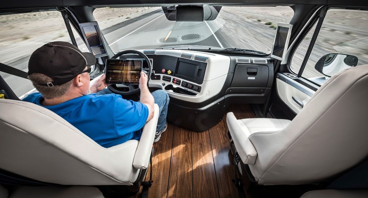 freightliner-inspiration-33-1440px